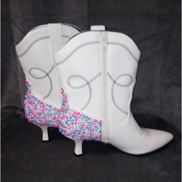 "Cowgirl Princess" Hand Embellished W Pearls & Rhinestone Boots Size 11 NWT - Picture 1 of 11